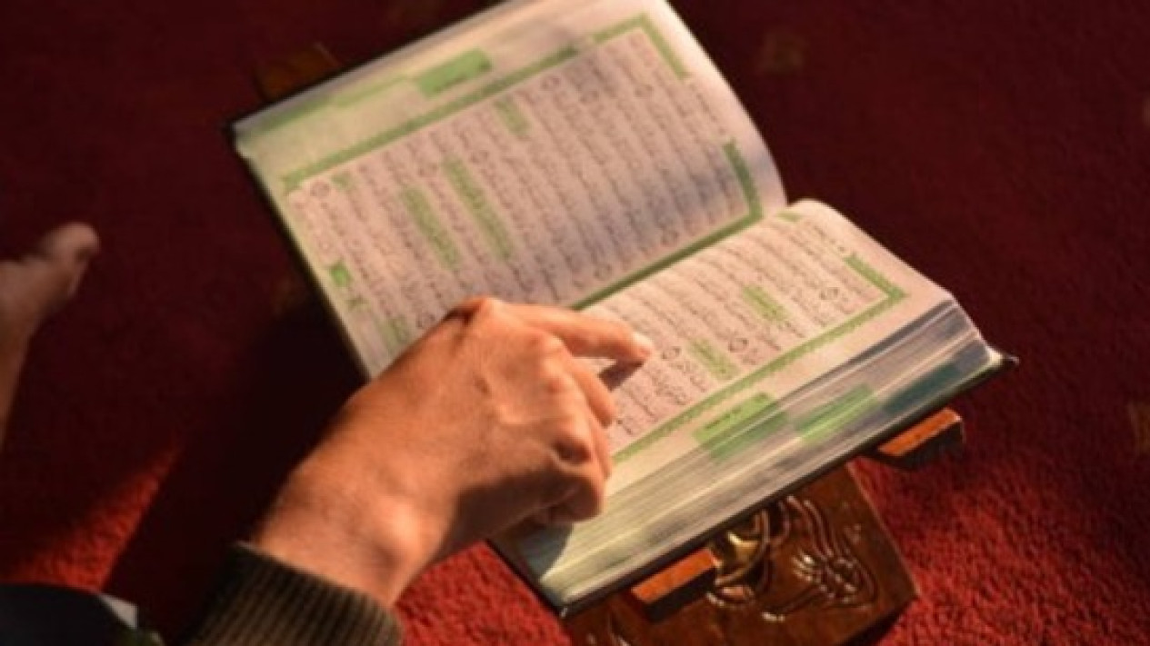 Apa Dalil Membaca Surat Al Kahfi di Hari Jumat?
            - galeri foto