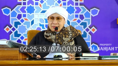 Suami Istri Ingin Berhubungan Intim Tanpa Busana, Memangnya Boleh? Buya Yahya Bilang Menurut Sunnah Sebaiknya…