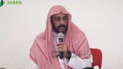 Jangan Langsung Beranjak Setelah Shalat Tahajud, Baca Dzikir Ini, Rezeki dari Allah Seketika Lancar Kata Syekh Ali Jaber