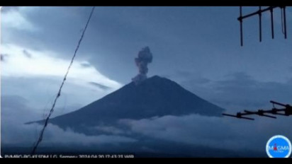Gunung Semeru Alami Erupsi, Tinggi Letusan Mencapai 1500 Meter