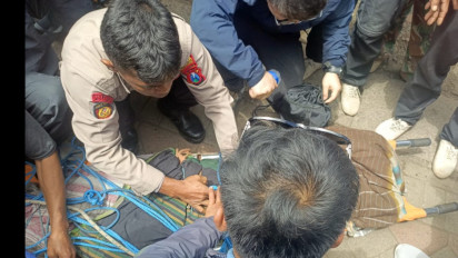 Asyik Berfoto, WNA China Jatuh ke Jurang Kawah Ijen