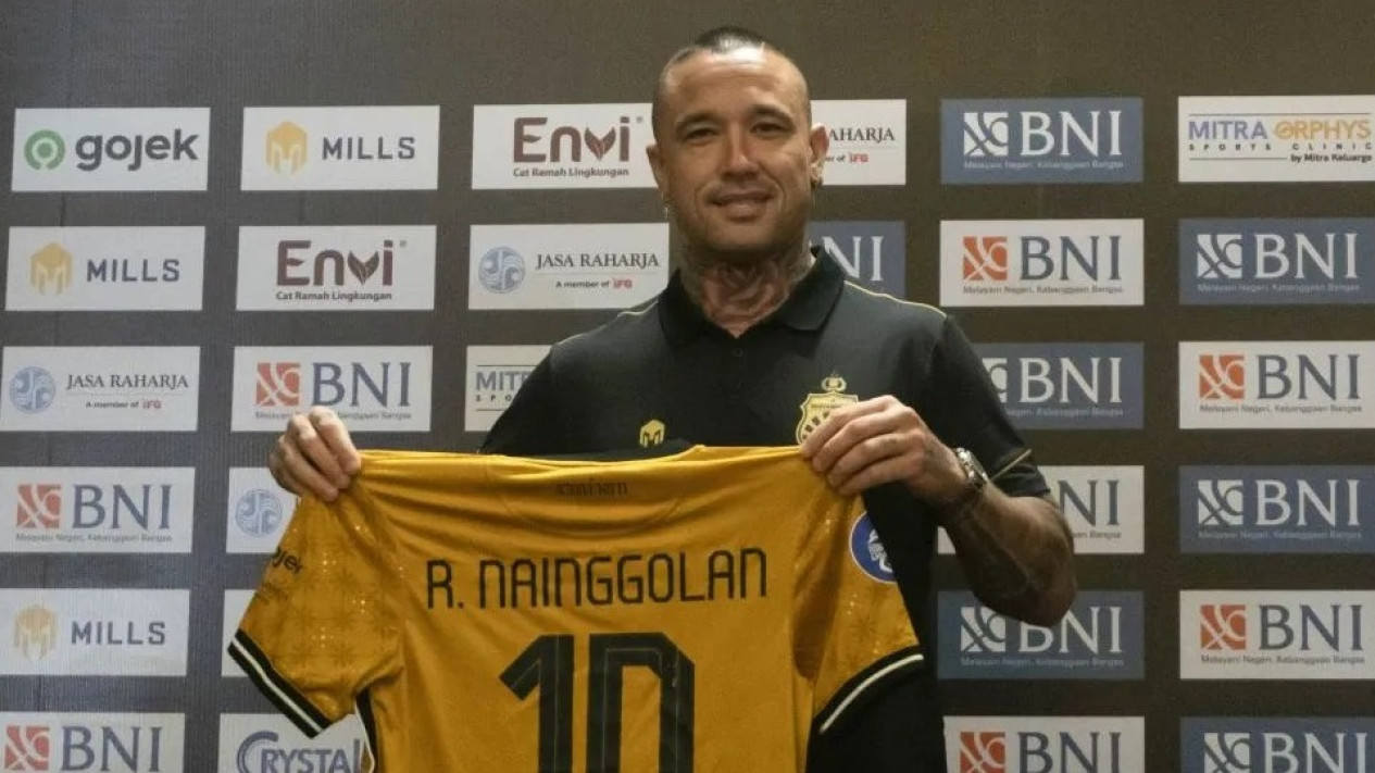 Radja Nainggolan Beri Kritikan Pedas kepada Liga 1 Setelah Bhayangkara FC Resmi Terdegradasi
            - galeri foto