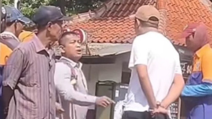 Viral Penyandang Disabilitas Dilarang Naik Taksi Online di Terminal Bus Kampung Rambutan, Natizen Geram