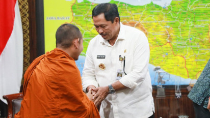 Sambut Waisak, Bhikkhu Thudong Kembali Jalan Kaki, Kali Ini dari India Menuju Borobudur