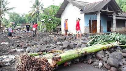Diterjang Lahar Semeru Susulan, Tanggul Darurat Jebol, 9 Rumah Tertimbun Material Vulkanik