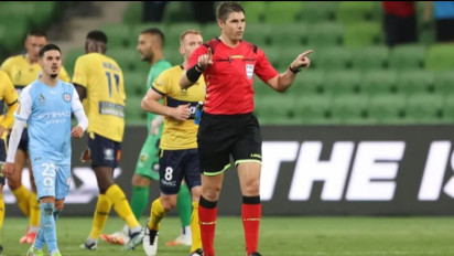 3 Keputusan Kontroversial Shaun Evans, Eks Wasit Liga 1 yang Pernah Rugikan Timnas Indonesia Era Luis Milla