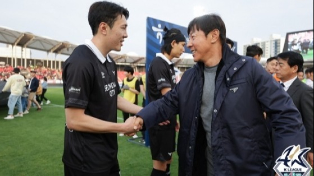 Pemain Korea Selatan Soroti 2 Kelemahan Timnas Indonesia usai Ditahan Laos di Piala AFF 2024, Beri Peringatan ke Pasukan Shin Tae-yong Jelang Lawan Vietnam 
            - galeri foto