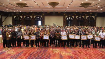 Buka SPM Awards 2024, Wamendagri Dorong Pemda Berikan Pelayanan Optimal bagi Masyarakat