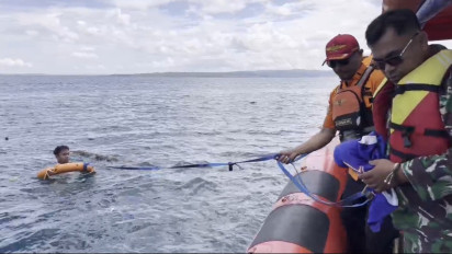 Pria di Baubau Nekat Berenang Seberangi Lautan Tanpa Busana