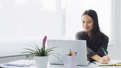 5 Zodiak Paling Hoki Soal Karier pada 25 Februari 2026: Dapat Promosi dan Proyek Baru!