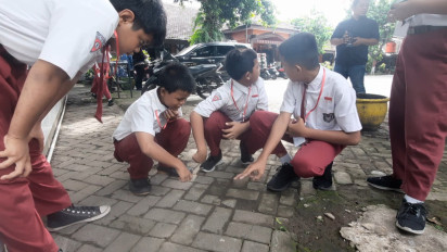 Diserang Ulat Bulu, Siswa di SDN Kranggan 3 Mojokerjo Alami Gatal-gatal dan Bentol