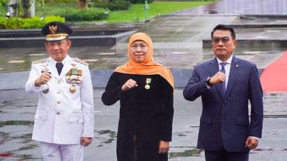 Khofifah Terima Satyalancana Karya Bhakti Praja Nugraha Presiden RI, Khofifah: Hasil Kerja Keras Semua Pihak