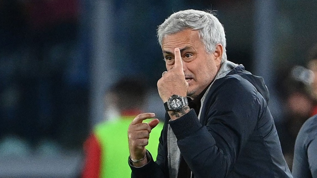 Komentar Pedas Jose Mourinho Pada Timnas Indonesia Terbukti, Dibawah Asuhan Shin Tae-yong Skuad Garuda Kini Bahkan Bisa Menembus...
            - galeri foto