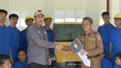 Jokowi Penuhi Janji Kirim Mobil Listrik, Langsung Dikirim ke SMKN 1 Rangas Mamuju