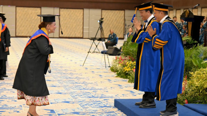 Mbak Ita Tak Malu Belajar Dengan Para Senior