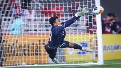 Ibunda Ernando Ari Sampai Menangis Saking Leganya, Sang Kiper Timnas Indonesia Berhasil Cetak Gol Saat Adu Penalti..
