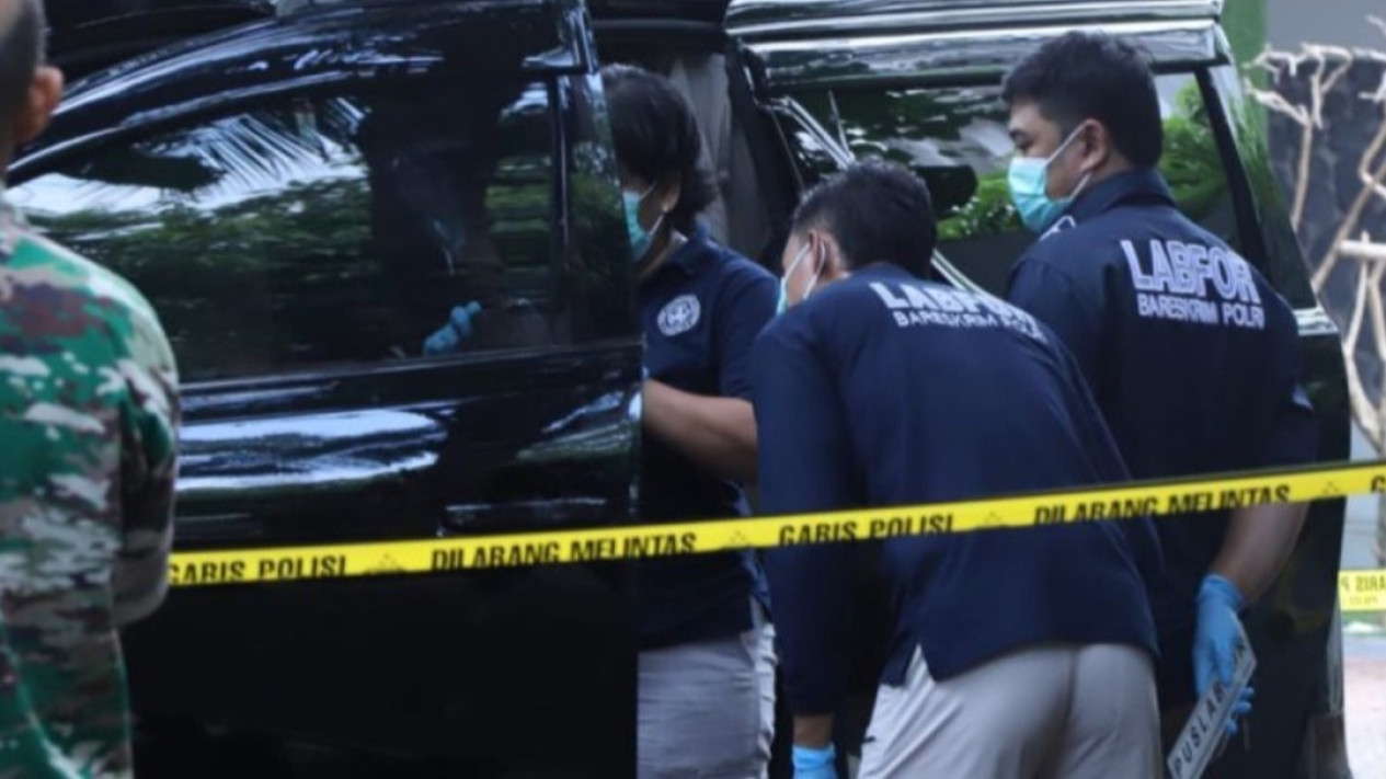 Heboh Anggota Polres Manado Meninggal dalam Mobil, Polisi: Ada Luka Tembak di Kepala
            - galeri foto