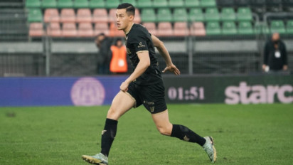 Jay Idzes Tampil Penuh, Venezia Semakin Dekat Promosi ke Serie A