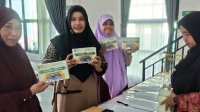 Buku Panduan Manasik untuk Calon Jamaah Haji Dibagikan Kemenag Bulungan