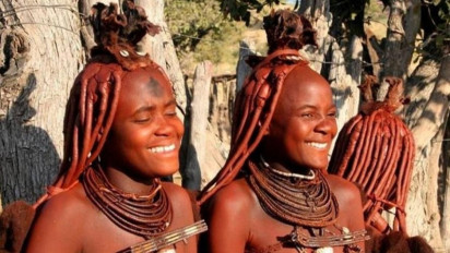 Tradisi 'Nyeleneh' Suku Himba, Persilahkan Tamu yang Datang ke Rumah untuk Tidur Bareng Istri Si Tuan Rumah