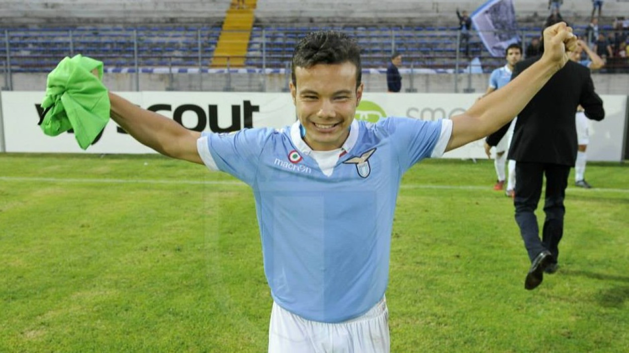 Masih Ingat Lorenzo Pace? Eks Kapten Lazio U-21 yang Berminat Memperkuat Timnas Indonesia, Begini Nasibnya Sekarang
            - galeri foto