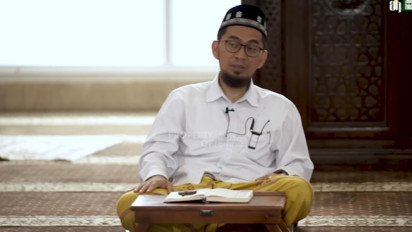 Bersin saat Shalat, Harus Ucapkan Alhamdulillah atau Diam Saja? Ternyata Kata Ustaz Adi Hidayat Sebaiknya...