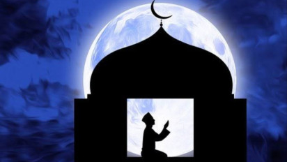 Berdoa Sambil Nangis setelah Sholat Tahajud Pasti Tak akan Langsung Dikabulkan Malah Ditunda Allah SWT, Penyebabnya Kata Ustaz Adi Hidayat karena...