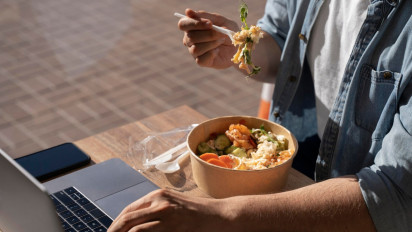 Doa Selesai Makan, Lengkap dengan Latin dan Artinya