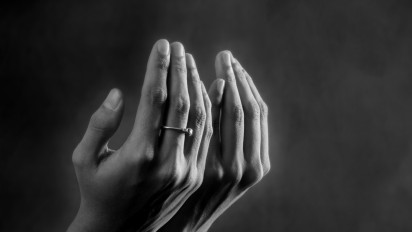 Bingung dengan Bacaan Qunut Subuh karena Belum Hafal, Ini Panduan Doa Qunut Subuh Beserta Latin dan Artinya