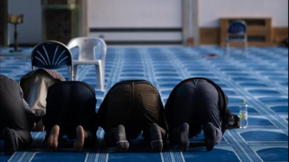 Lihat Apa yang Terjadi Jika Anda Rutin Minum Cairan ini Setiap Mau Salat, dr Zaidul Akbar Bilang Manfaatnya Luar Biasa untuk Tubuh