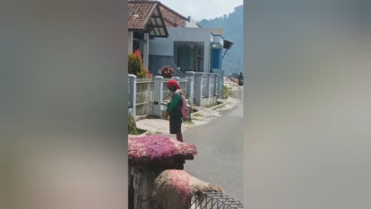 Meresahkan! Tidak Diberi Uang, Pengamen di Sumedang Keluarkan Alat Kelamin di Tempat Umum