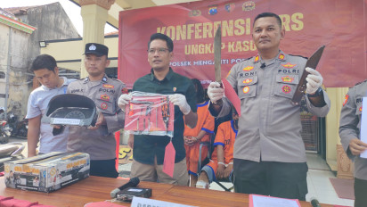 Nekat Bobol Mobil Sambil Bawa Anak yang Masih Kecil, Pasutri di Gresik Diamuk Massa