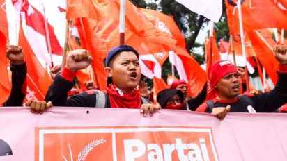 Hari Buruh: Ratusan Ribu Buruh Suarakan Dua Tuntutan Utama, Cabut Omnibus Law UU Cipta Kerja dan HOSTUM