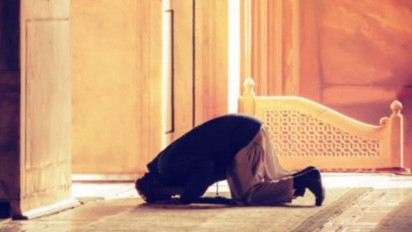 Ada Setan yang Khusus Menggoda dalam Shalat, Ustaz Adi Hidayat: Khanzab