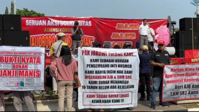 Hari Buruh sedunia, Korban Apartemen Malioboro City Bawa Truk Trailer Ke Komplek Pemkab Sleman