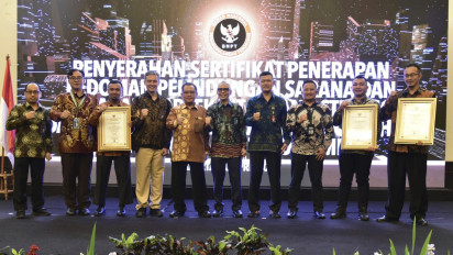 BNPT Serahkan Sertifikat Penerapan Standar Minimum Pengamanan ke 18 Pengelola Objek Vital yang Strategis dan Transportasi