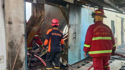 Kebakaran Gudang Bekas Pabrik Es di Karimun, Titik Api Diduga dari Atas Mes Pekerja