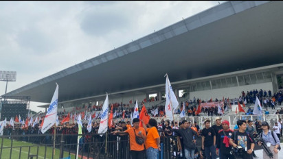 Puluhan Ribu Buruh Padati Stadion Madya GBK untuk Rayakan May Day