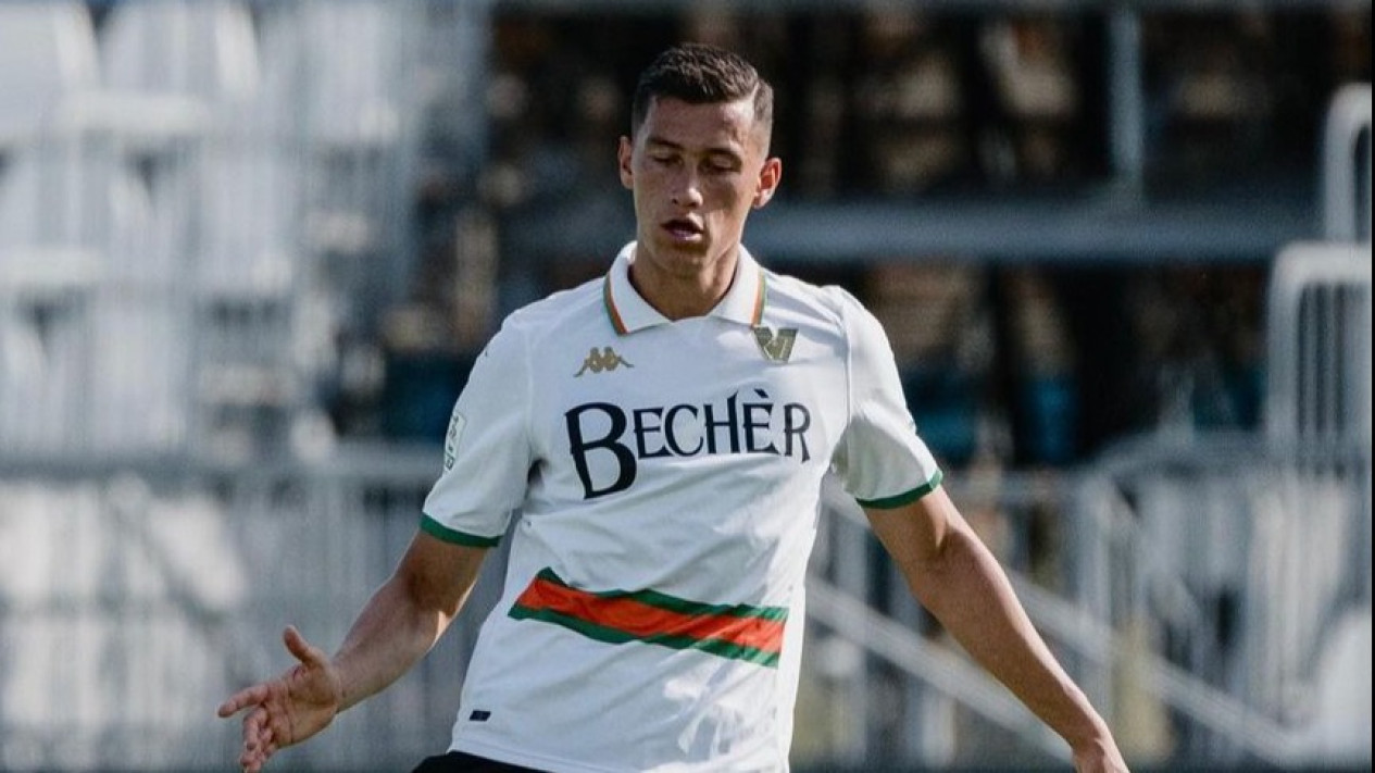 Meski Cetak 2 Gol, Jay Idzes Jadi Biang Kerok Kekalahan Venezia dari Catanzero
            - galeri foto