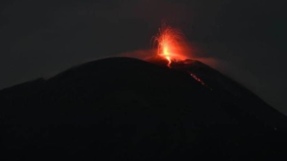 PGA : 348 Kali Gempa Hembusan Terjadi di Puncak Gunung Ile Lewotolok