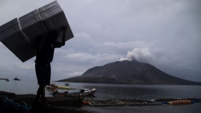 Erupsi Gunung Ruang, Waspada Bahaya Awan panas hingga Banjir Lahar