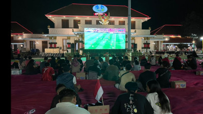 Nobar di Gedung Grahadi Mulai Dipadati Pendukung Timnas U-23