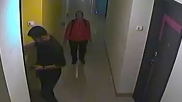 CCTV saat pelaku membawa korban ke hotel