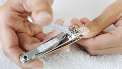 Malam-malam Mau Potong Kuku Memang Boleh? Benarkah Bisa Bikin Umur Pendek? Jangan Sembarangan, Buya Yahya Peringatkan Ini..