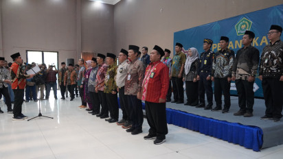 Pelantikan PPIH Embarkasi Surabaya Tahun 2024, Pj Gubernur Jatim Minta Petugas Terapkan Tiga Prinsip