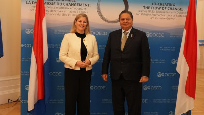 Siap Gandeng Belanda, Menko Airlangga Buka Potensi Kerja Sama untuk Membuat Tembok Laut Raksasa di Pantai Utara Jawa