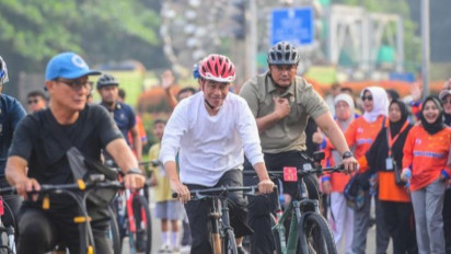 Momen Jokowi Bersepeda dari Istana Merdeka ke Jalan Sudirman-Thamrin