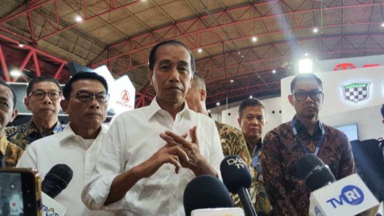 Respon Tak Terduga Jokowi soal Presidential Club: Bagus, (Pertemuan) 2 Hari Sekali Ga Apa-Apa
            - galeri foto