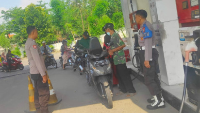 Wacana Pertalite Dihapus Tahun Ini, Polisi Patroli Cek Stok BBM SBPU di Gresik Cegah Penimbunan