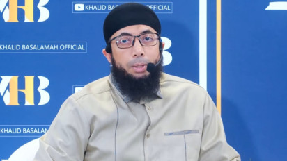Hah, Siapa Bilang Laki-laki Tidak Boleh Shalat di Rumah? Ustaz Khalid Basalamah Sebut Justru Sangat Dianjurkan, tapi...